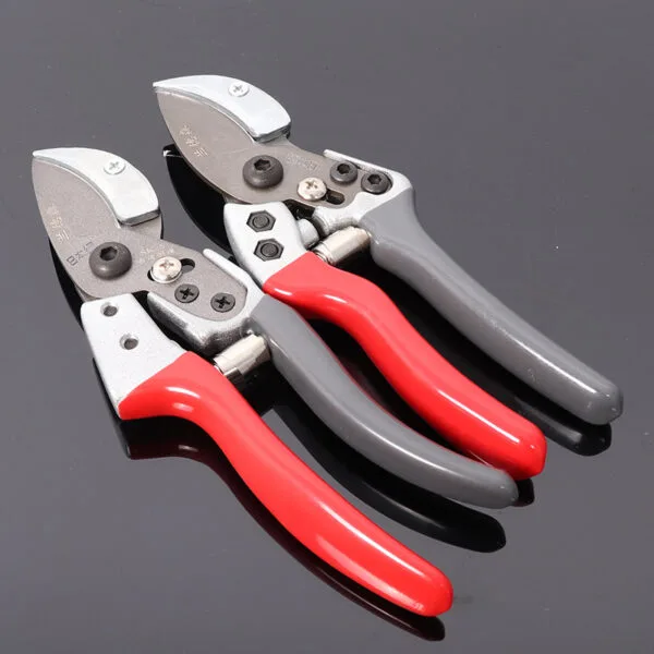 Japanese-Style Garden Pruning Shears